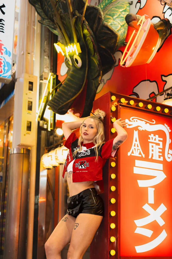 Osaka After Dark – Night Photoshoot in the City’s Hidden Backstreets