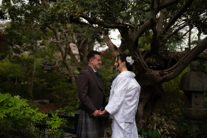 Romantic Couple Photoshoot in Tokyo’s Hidden Gardens & Local Corners