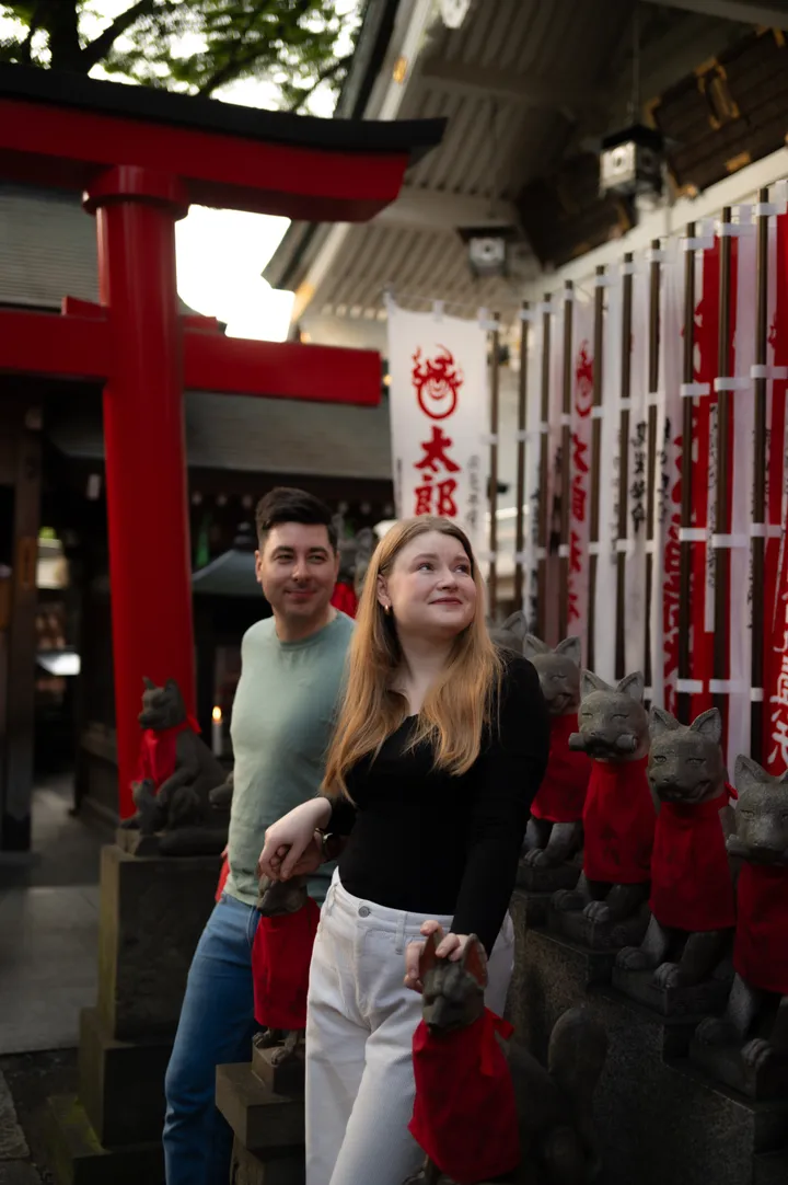 Romantic Couple Photoshoot in Tokyo’s Hidden Gardens & Local Corners