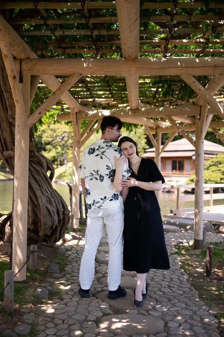 Romantic Couple Photoshoot in Tokyo’s Hidden Gardens & Local Corners