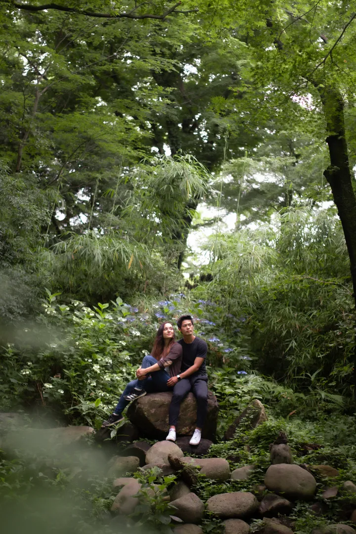 Romantic Couple Photoshoot in Tokyo’s Hidden Gardens & Local Corners