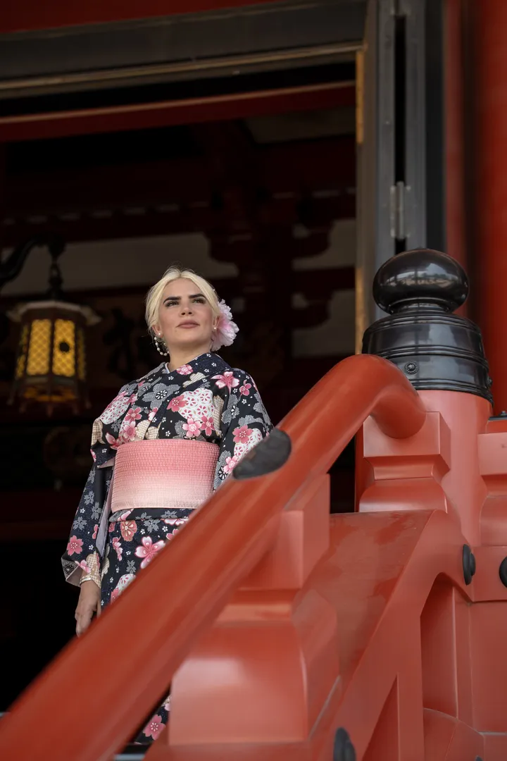 Timeless Kimono Photoshoot in Tokyo – Asakusa & Senso-ji Temple