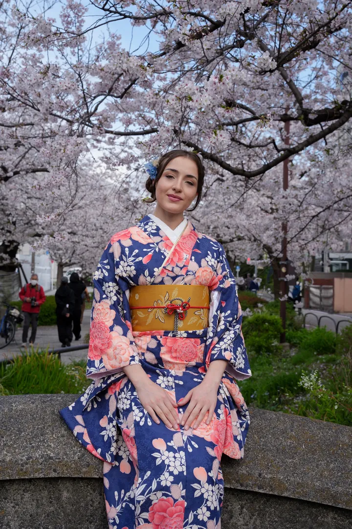 Timeless Kimono Photoshoot in Tokyo – Asakusa & Senso-ji Temple