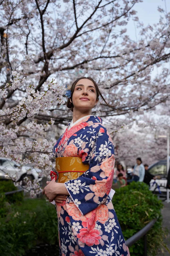 Timeless Kimono Photoshoot in Tokyo – Asakusa & Senso-ji Temple