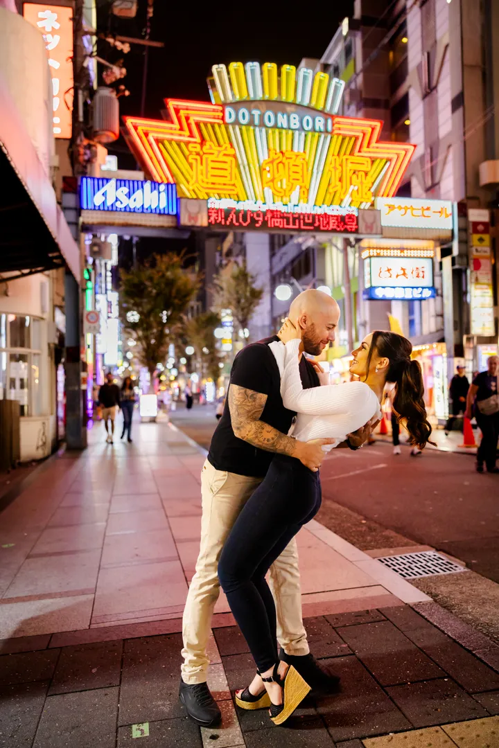 Private Couple Photoshoot in Osaka – Photogenic Love Story Experience