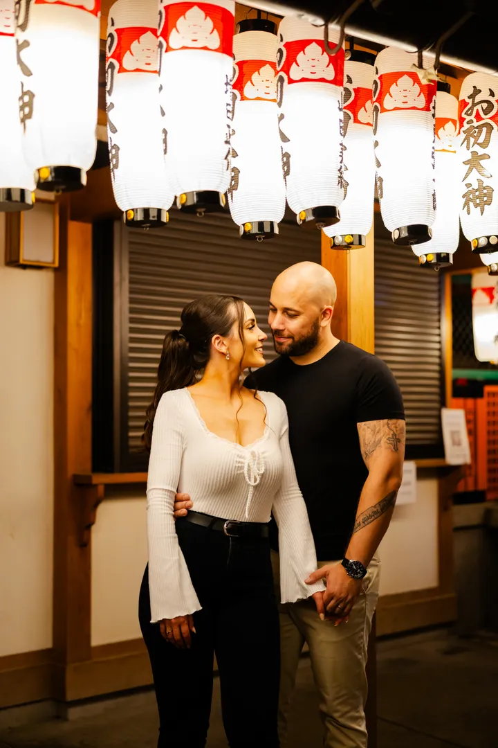 Private Couple Photoshoot in Osaka – Photogenic Love Story Experience