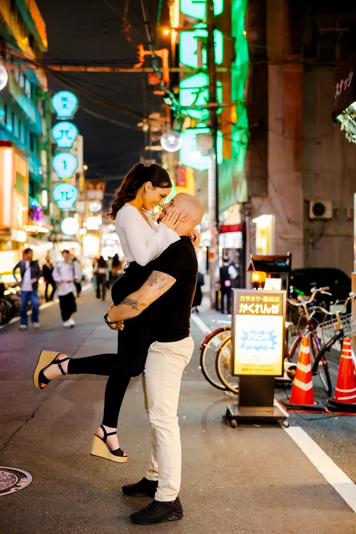 Private Couple Photoshoot in Osaka – Photogenic Love Story Experience