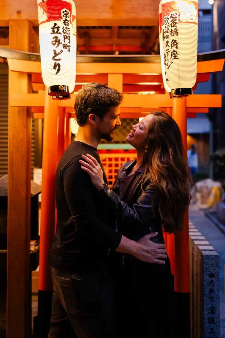 Private Couple Photoshoot in Osaka – Photogenic Love Story Experience