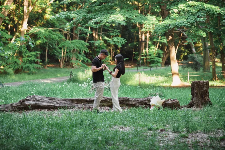 Romantic Couple Photoshoot in Tokyo for Your Engagement / Proposal