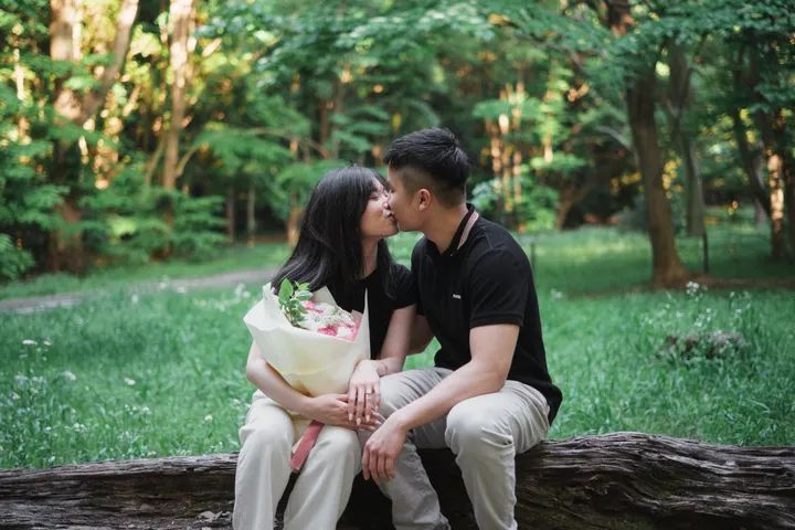 Romantic Couple Photoshoot in Tokyo for Your Engagement / Proposal