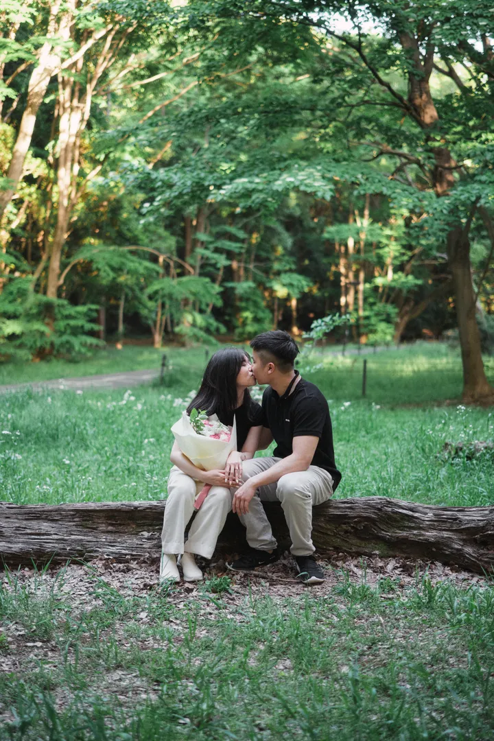Romantic Couple Photoshoot in Tokyo for Your Engagement / Proposal
