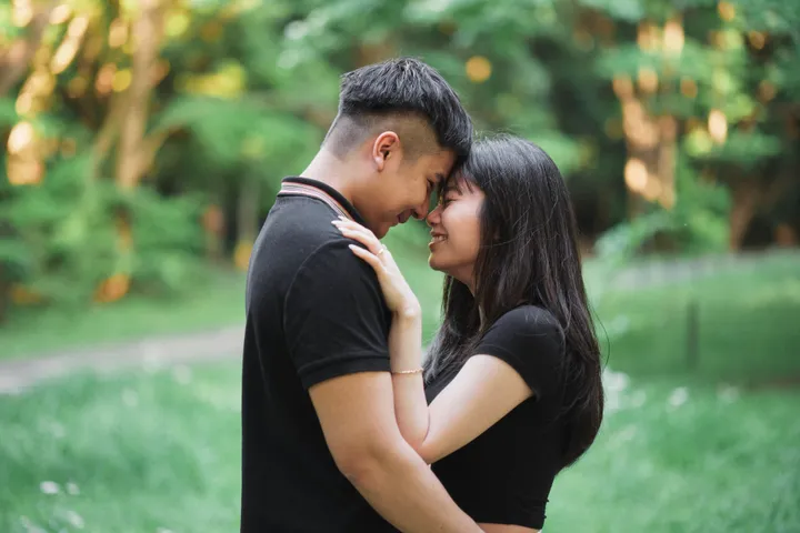 Romantic Couple Photoshoot in Tokyo for Your Engagement / Proposal