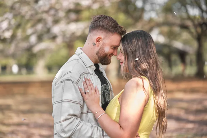 Romantic Couple Photoshoot in Tokyo for Your Engagement / Proposal