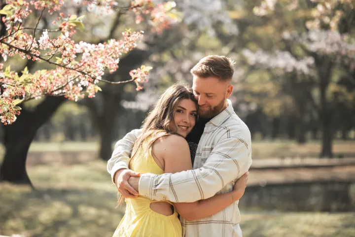 Romantic Couple Photoshoot in Tokyo for Your Engagement / Proposal
