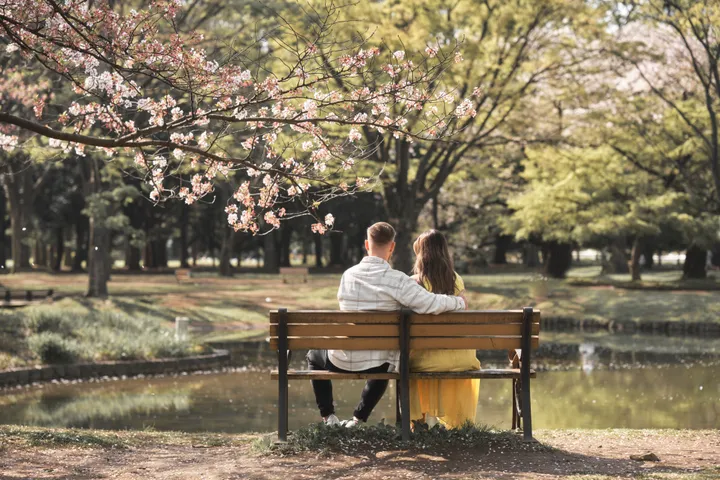Romantic Couple Photoshoot in Tokyo for Your Engagement / Proposal