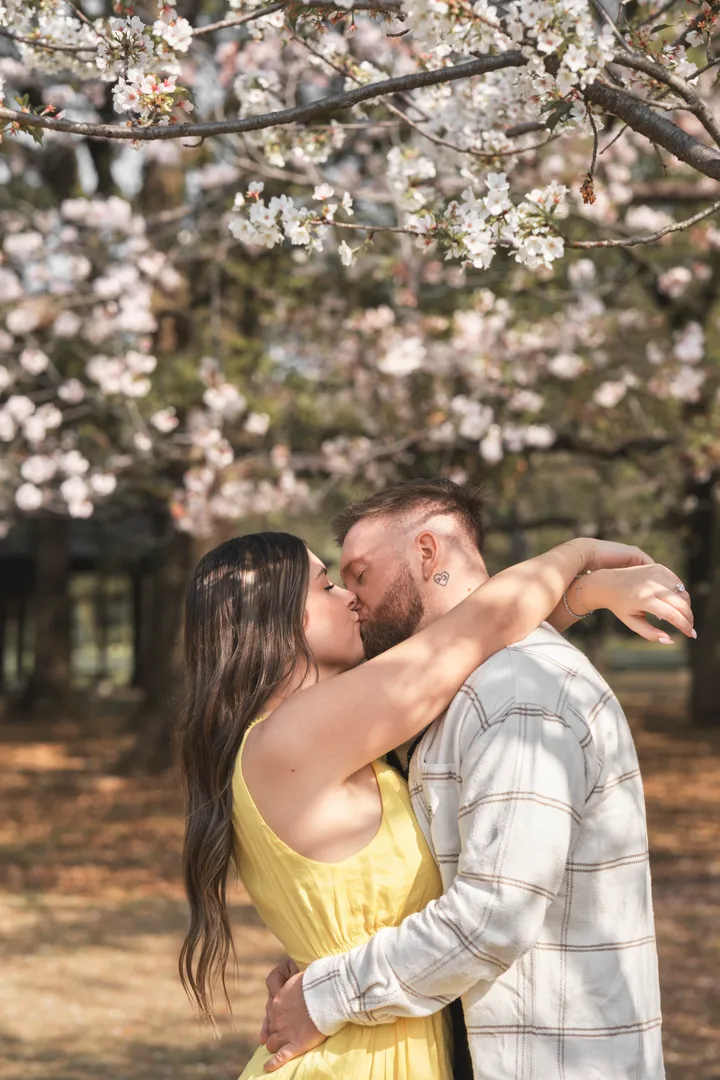 Romantic Couple Photoshoot in Tokyo for Your Engagement / Proposal
