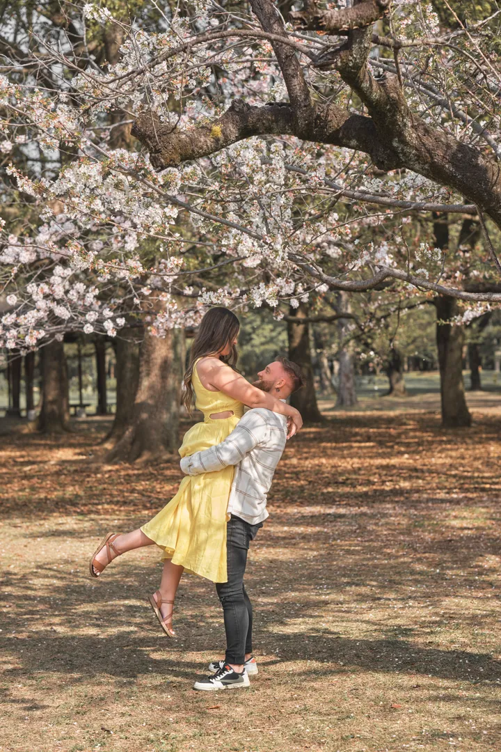Romantic Couple Photoshoot in Tokyo for Your Engagement / Proposal