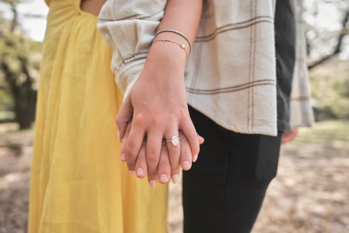 Romantic Couple Photoshoot in Tokyo for Your Engagement / Proposal