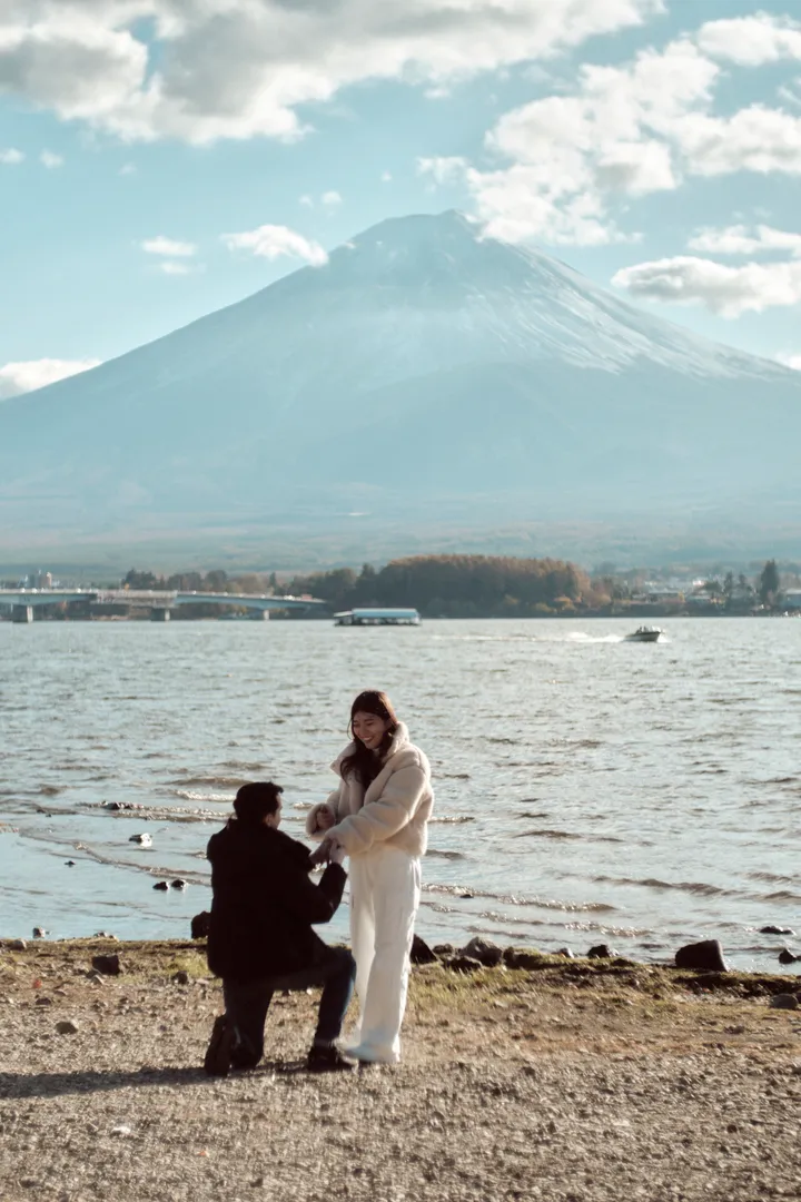 Proposal Photoshoot at Mount Fuji with Your Personal Photographer