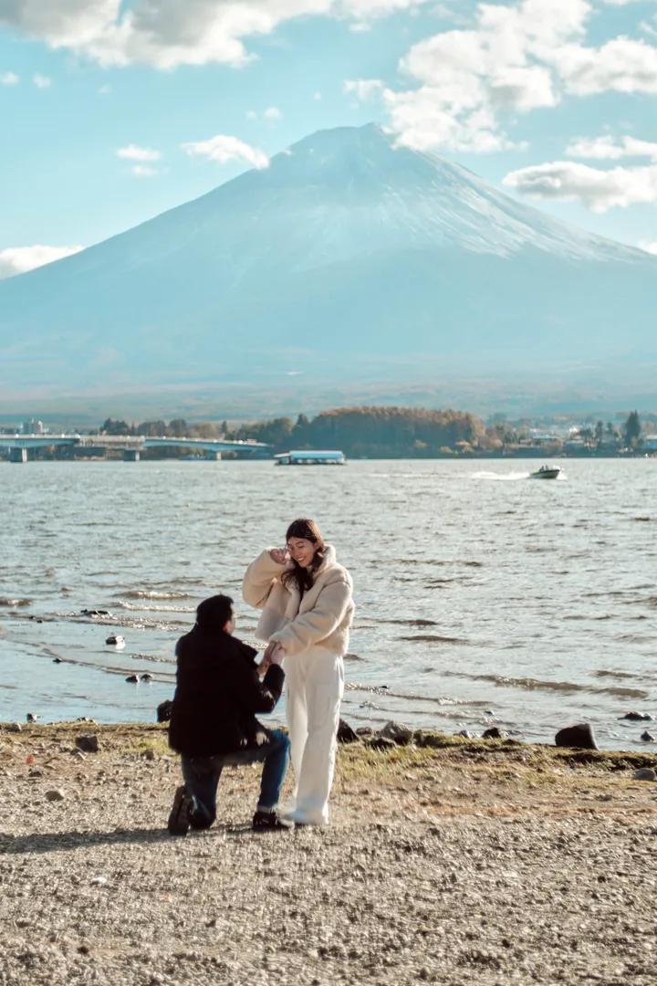 Proposal Photoshoot at Mount Fuji with Your Personal Photographer