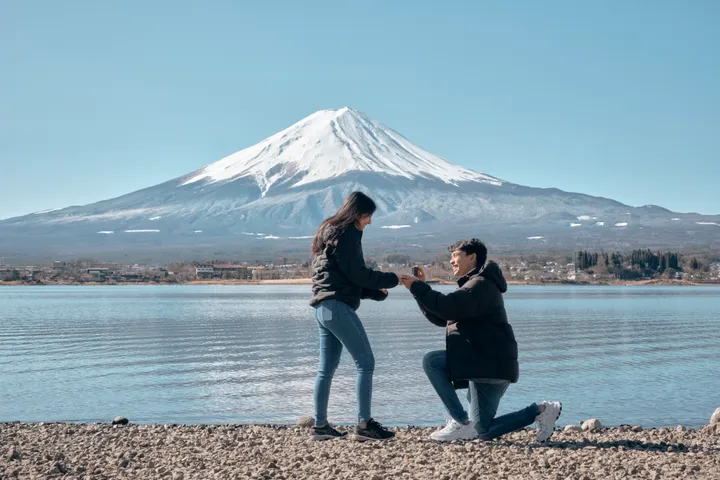 Proposal Photoshoot at Mount Fuji with Your Personal Photographer