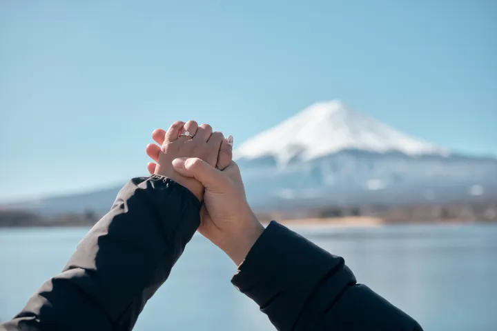 Proposal Photoshoot at Mount Fuji with Your Personal Photographer