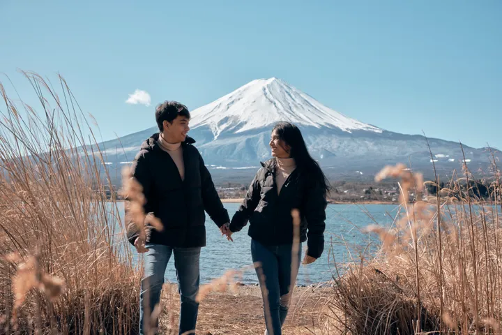 Proposal Photoshoot at Mount Fuji with Your Personal Photographer