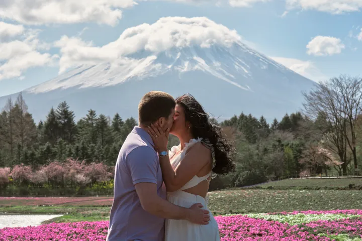 Proposal Photoshoot at Mount Fuji with Your Personal Photographer
