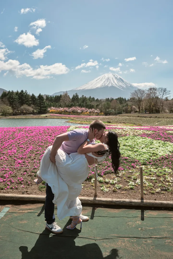 Proposal Photoshoot at Mount Fuji with Your Personal Photographer