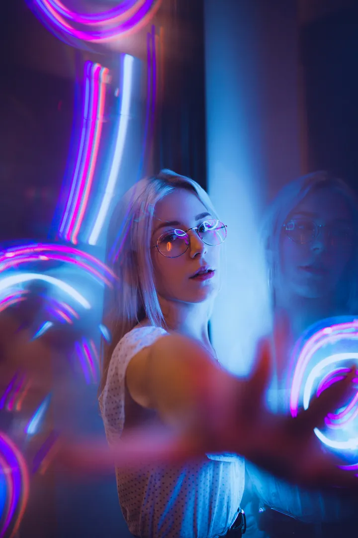 Fukuoka After Dark: Neon Lights & Riverside Portraits