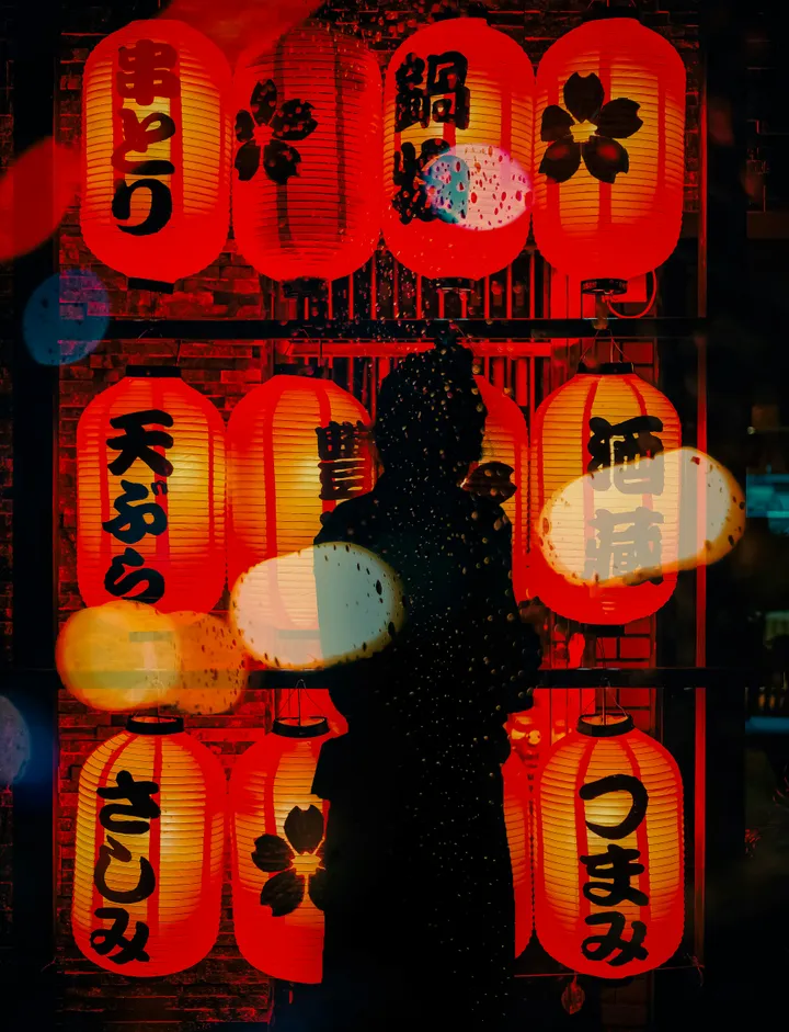 Fukuoka After Dark: Neon Lights & Riverside Portraits