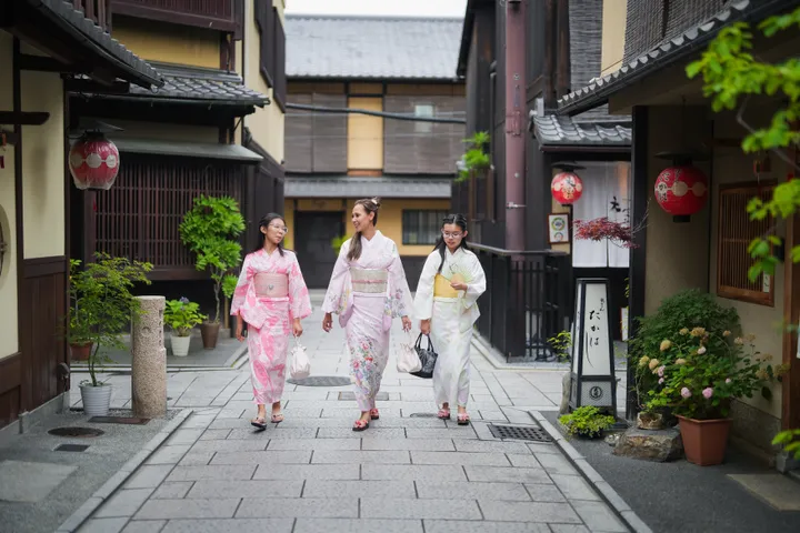Kyoto Family Adventure – Kids-Friendly Local Photoshoot Experience