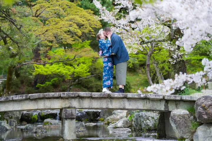 Kyoto Love Story: Capture Your Proposal with a Private Photographer