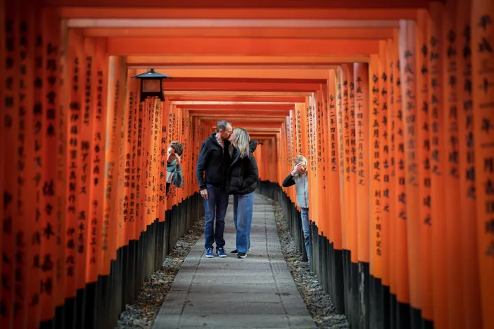 Fushimi Inari Shrine Photoshoot With A Local Photographer
