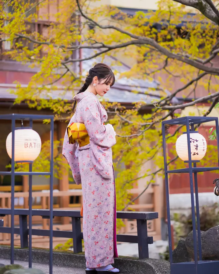 Traditional Kimono Photoshoot in Kyoto at Gion & Higashiyama