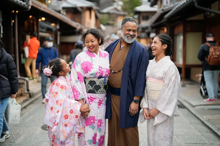 Traditional Kimono Photoshoot in Kyoto at Gion & Higashiyama
