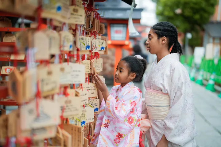 Traditional Kimono Photoshoot in Kyoto at Gion & Higashiyama