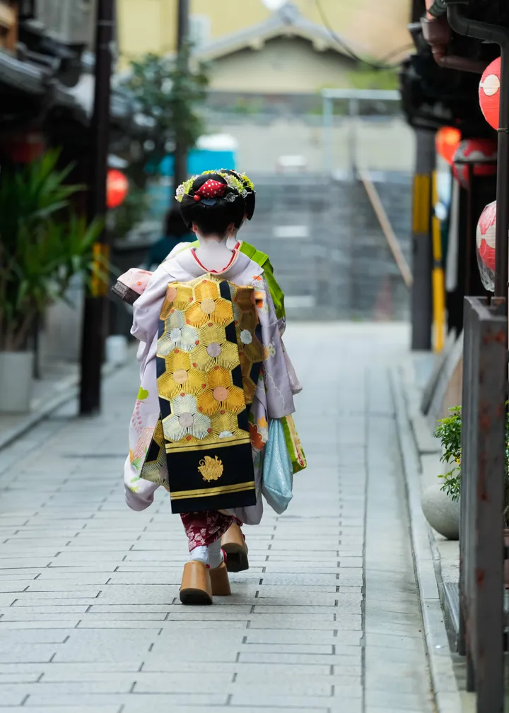 Traditional Kimono Photoshoot in Kyoto at Gion & Higashiyama