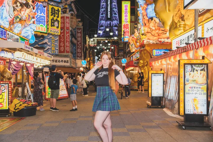 Osaka Night Photoshoot in Shinsekai Streets with Retro Vibes