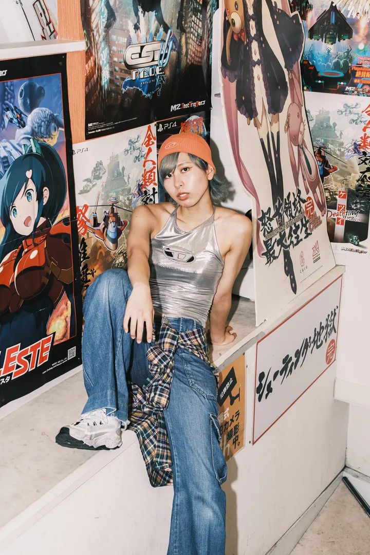Osaka Night Photoshoot in Shinsekai Streets with Retro Vibes