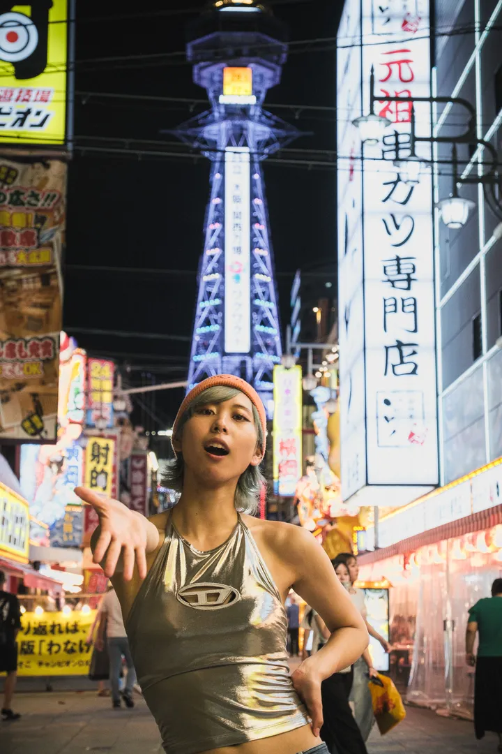 Osaka Night Photoshoot in Shinsekai Streets with Retro Vibes