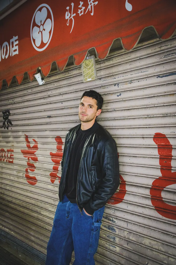 Osaka Night Photoshoot in Shinsekai Streets with Retro Vibes