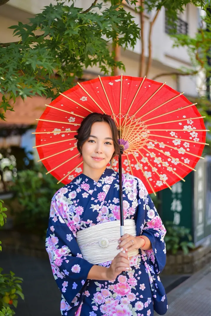 Old Tokyo Photoshoot in Asakusa With a Local Private Photographer