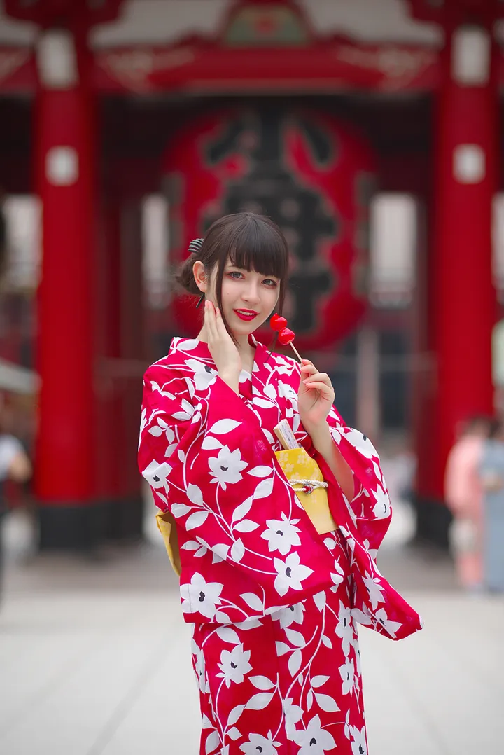 Old Tokyo Photoshoot in Asakusa With a Local Private Photographer