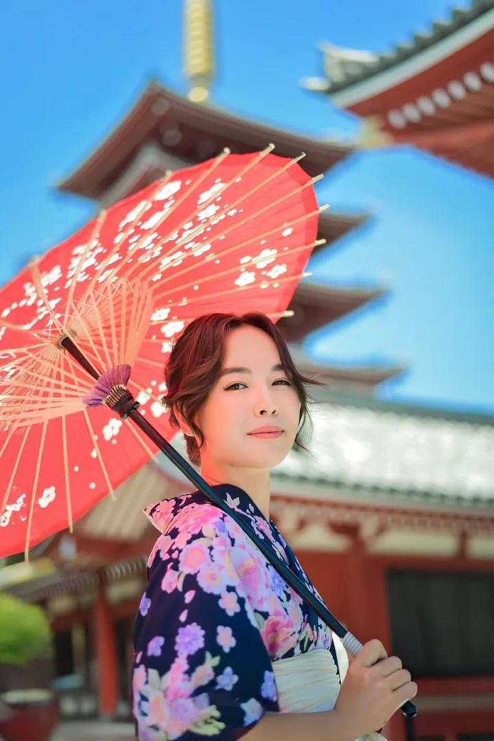 Old Tokyo Photoshoot in Asakusa With a Local Private Photographer
