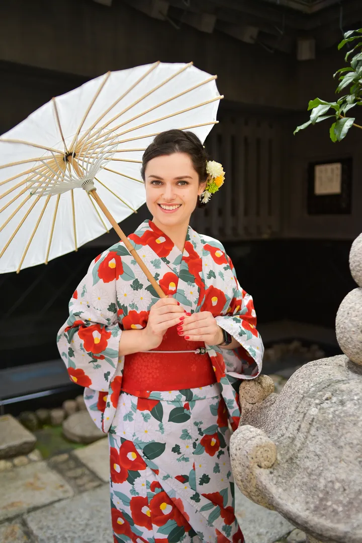 Old Tokyo Photoshoot in Asakusa With a Local Private Photographer
