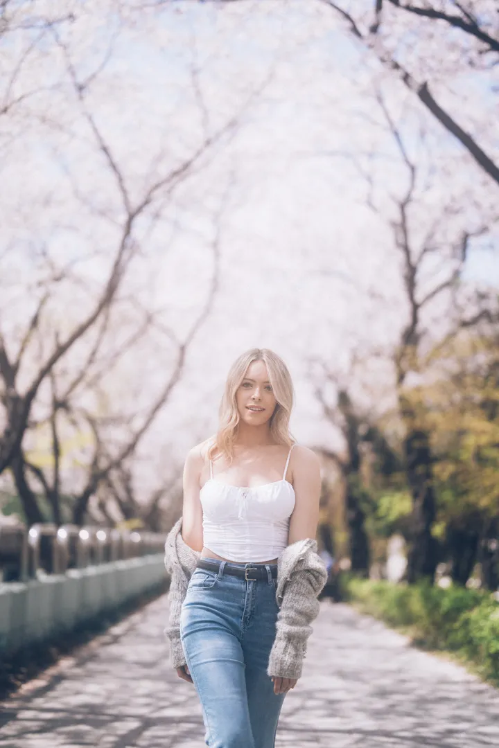 Vintage Seoul Streets: A Local Photoshoot Journey Off the Beaten Path