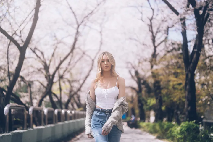 Vintage Seoul Streets: A Local Photoshoot Journey Off the Beaten Path