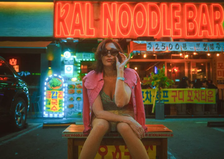 Vintage Seoul Streets: A Local Photoshoot Journey Off the Beaten Path