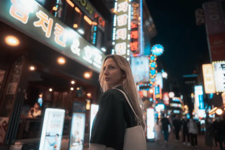 Vintage Seoul Streets: A Local Photoshoot Journey Off the Beaten Path
